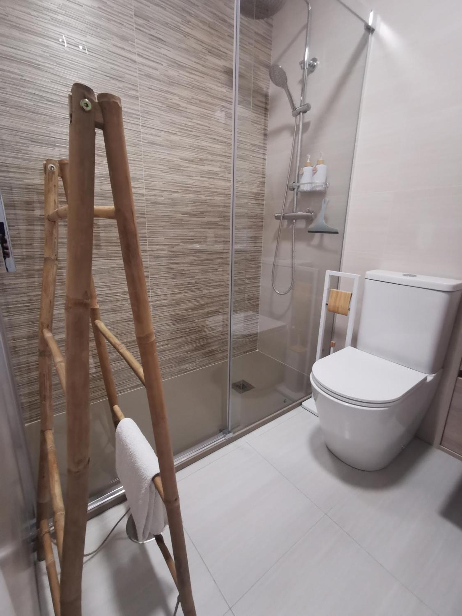 פריחיליאנה Apartamento Maria Platero Centrico Y Con Las Mejores Vistas Del Casco Antiguo La Montana Y El Mar Mediterraneo מראה חיצוני תמונה